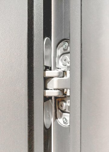 Freameless Door