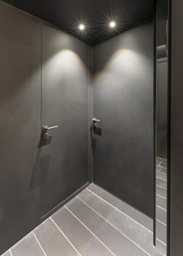 Freameless Door