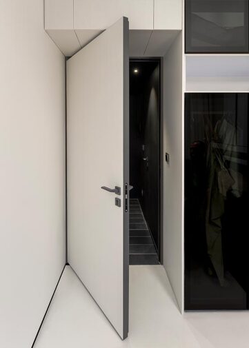 Freameless Door